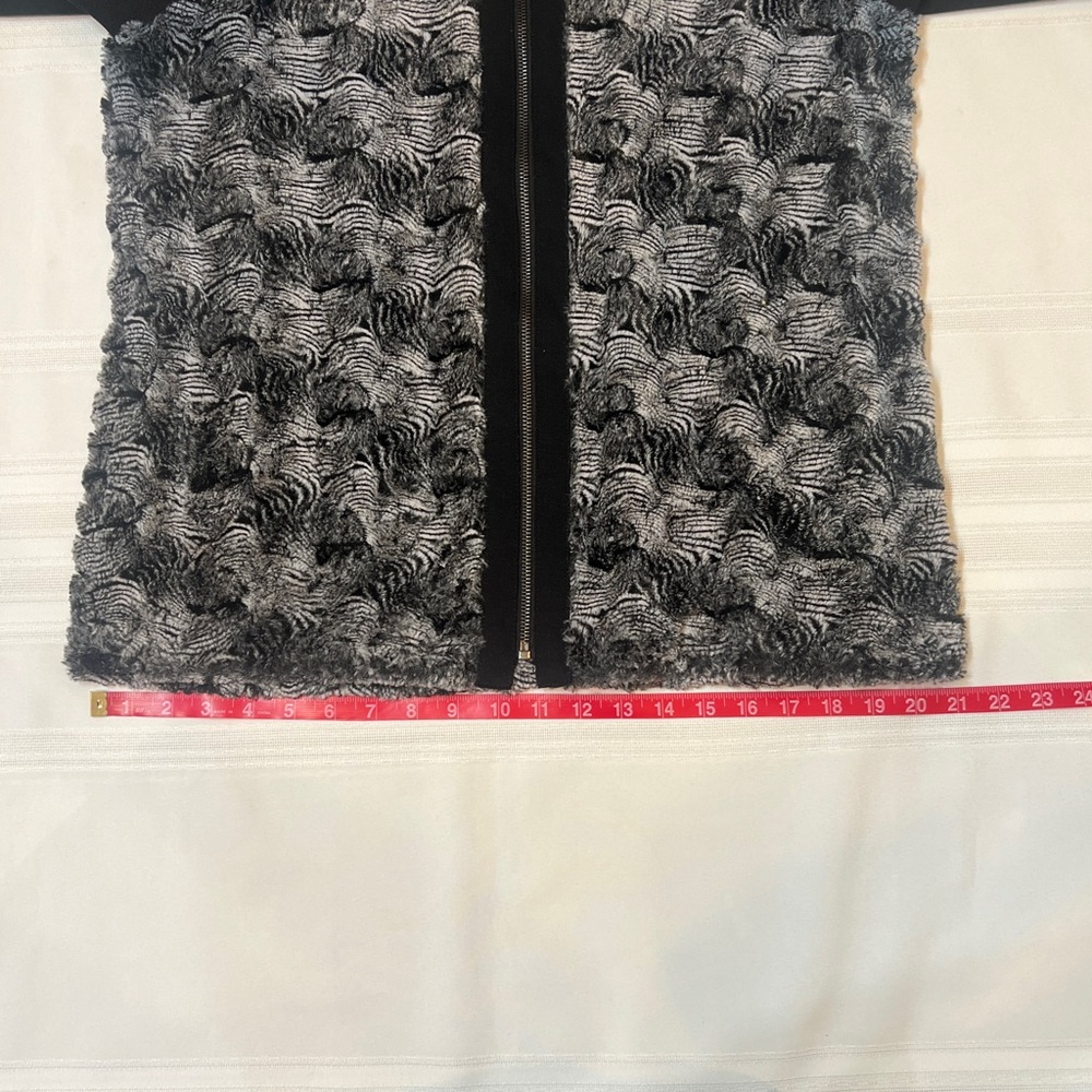 Alfred Dunner Faux Chinchilla Fur Full‎ Zip
Cardigan Sweater Jacket Sz 10 EUC - Picture 10 of 11